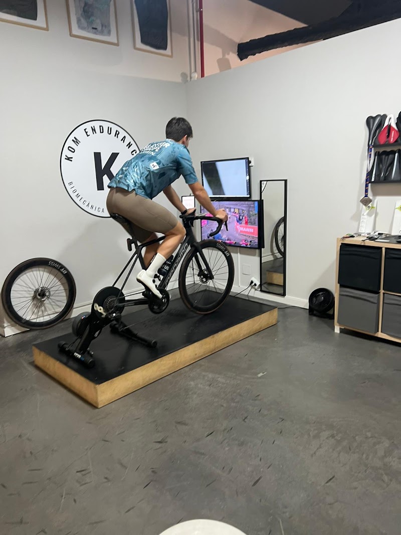Kom Biomecànica i Ciclisme Granollers, escuelas y clubes deportivos en Granollers